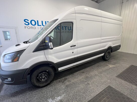 Ford E-Transit fourgonnette utilitaire 2024 Blanc Oxford Ford E-Transit fourgonnette utilitaire 2024 Blanc Oxford